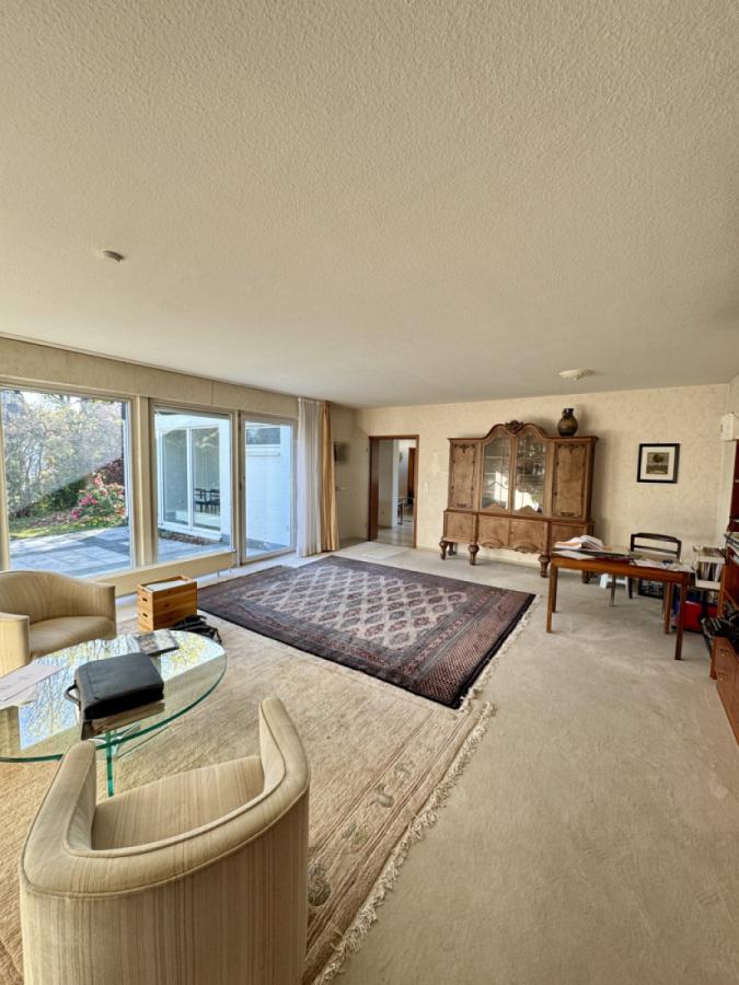 Einblick ins großzügige Wohnzimmer