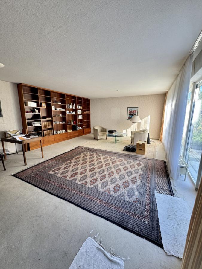 Einblick ins großzügige Wohnzimmer