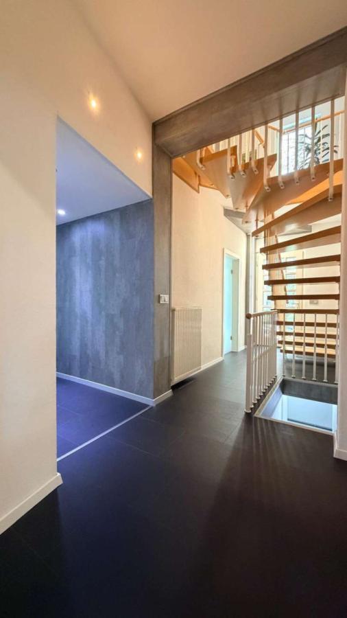 Treppe und Flur im EG