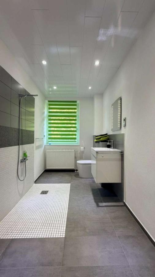 Das Badezimmer im EG