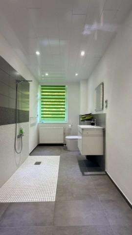 Das Badezimmer im EG