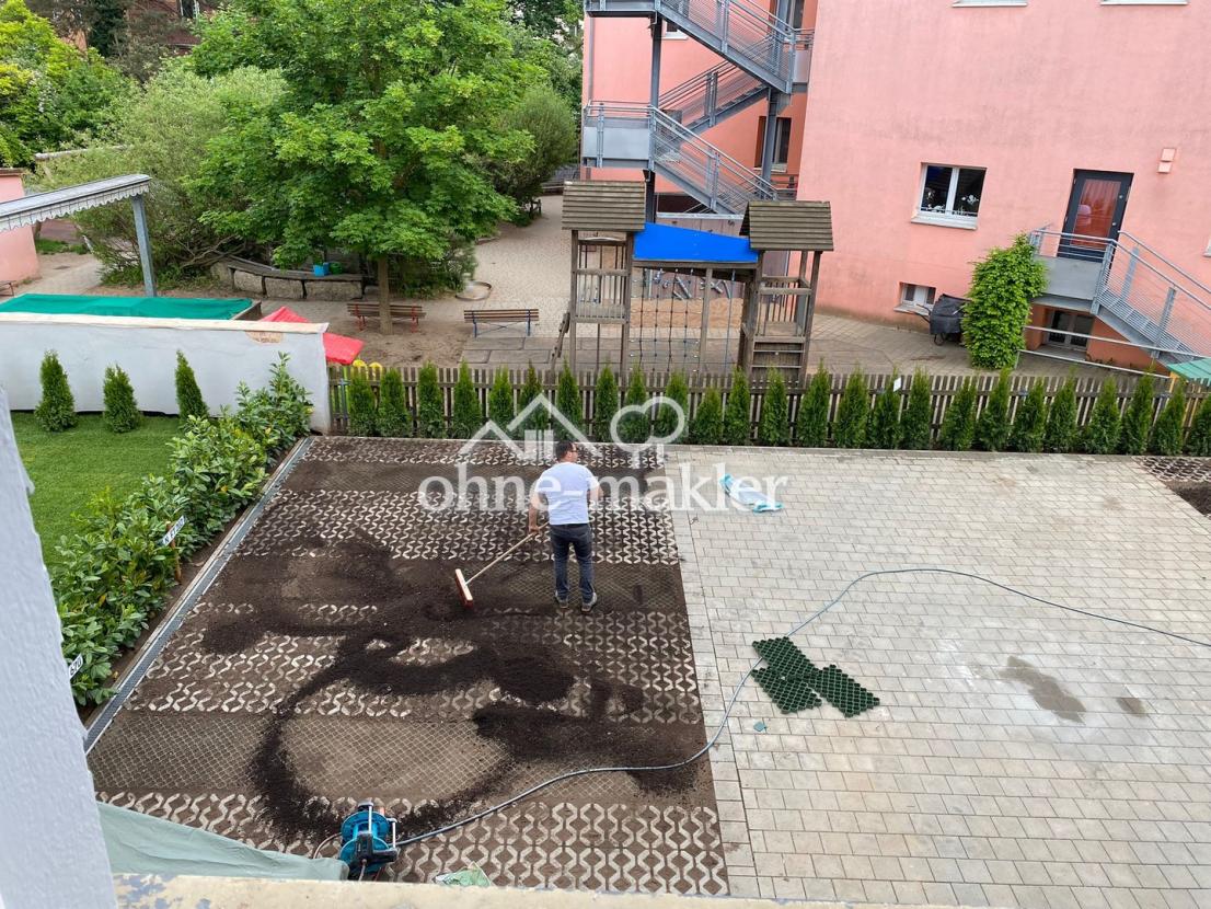 Parkplatz hinterm Haus