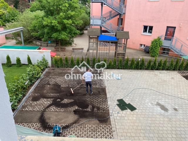 Parkplatz hinterm Haus