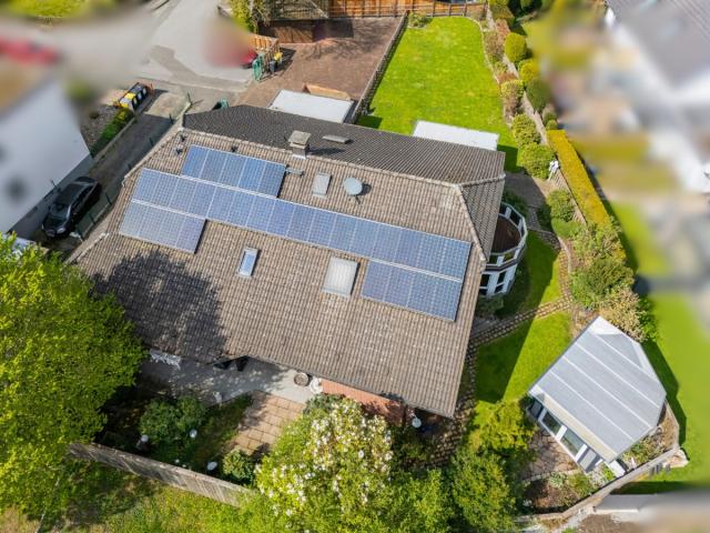 Haus und Grundstück