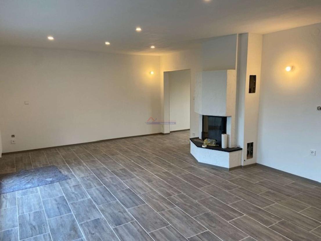 Wohnzimmer Kamin Blickrichtung Küche