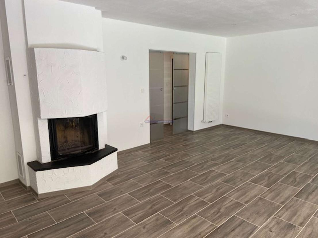 Wohnzimmer Blickrichtung Flur