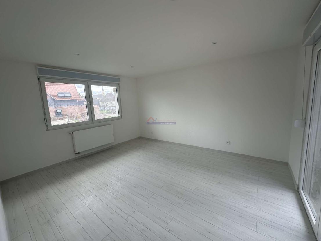 Schlafzimmer 1 mit Zugang Terrasse