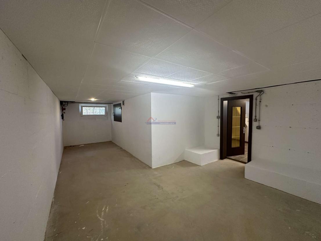 Keller mit Zugang Tankraum