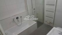 Bad mit Wanne u Glasdusche