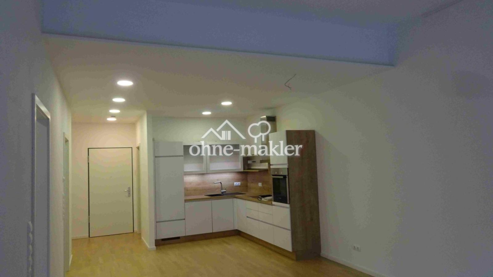 Blick zu Küche, Flur Garderobe