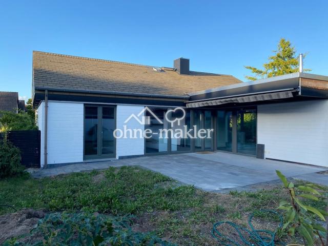 Süd-/Westseite mit Terrasse