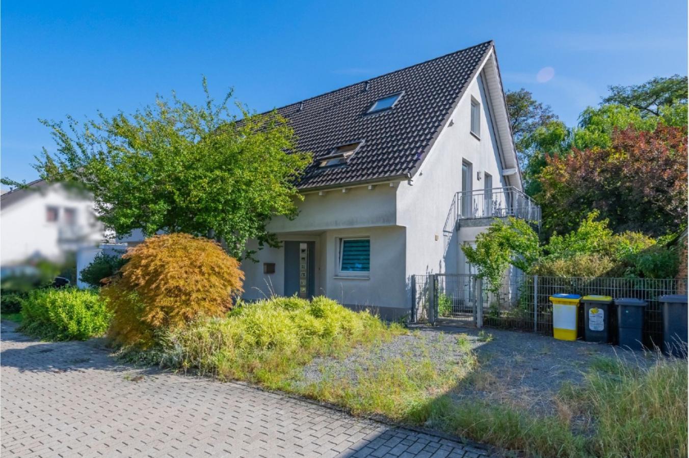 Ansicht mit Stellplätze