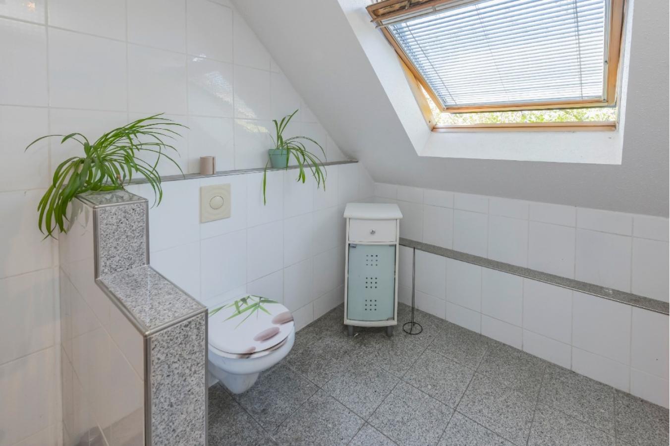 Badezimmer WC Bereich