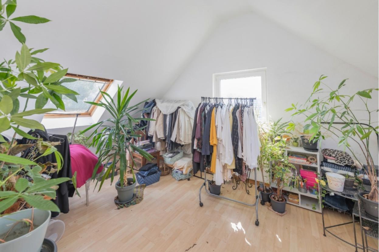 Schlaf-Kinder- oder Arbeitszimmer DG