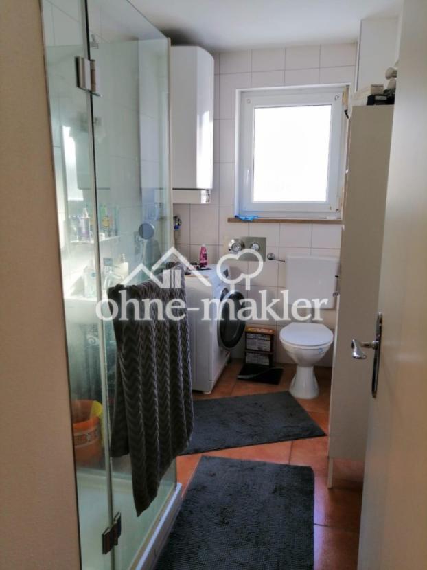 Bad mit Waschmaschine 2. OG