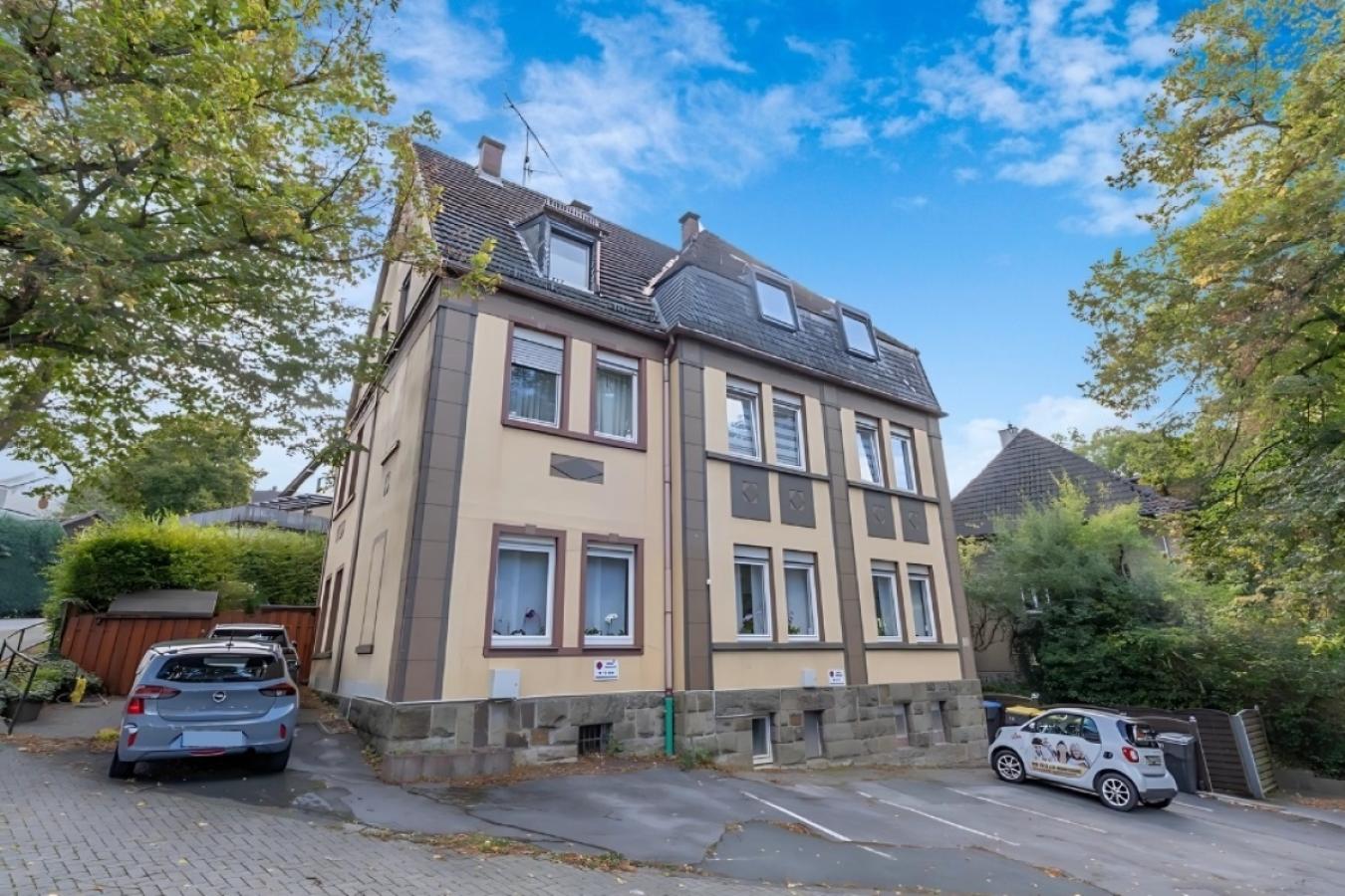 Gepflegtes Mehrfamilienhaus