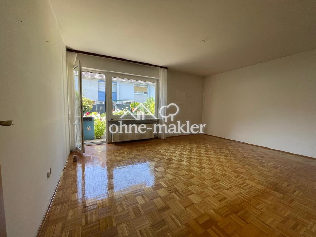 Wohnzimmer mit Gartenzugang