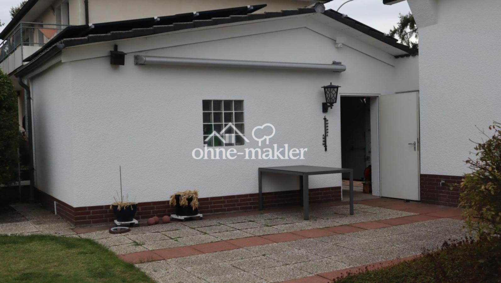 Garage Außenansicht hinten