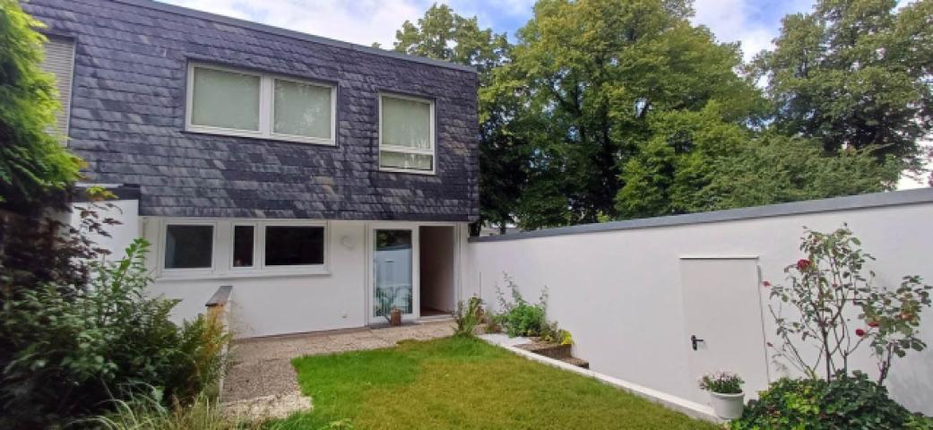 Gartenansicht  der Rückfront