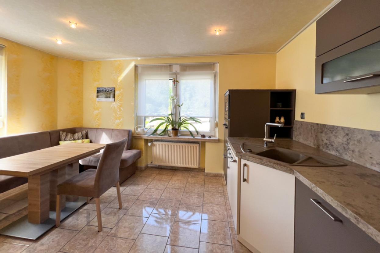 Moderne Tageslichtküche