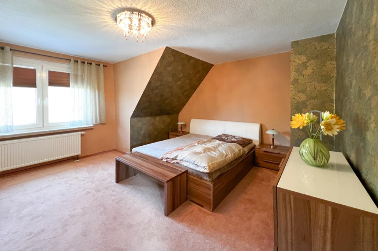 Zweites großes Schlafzimmer