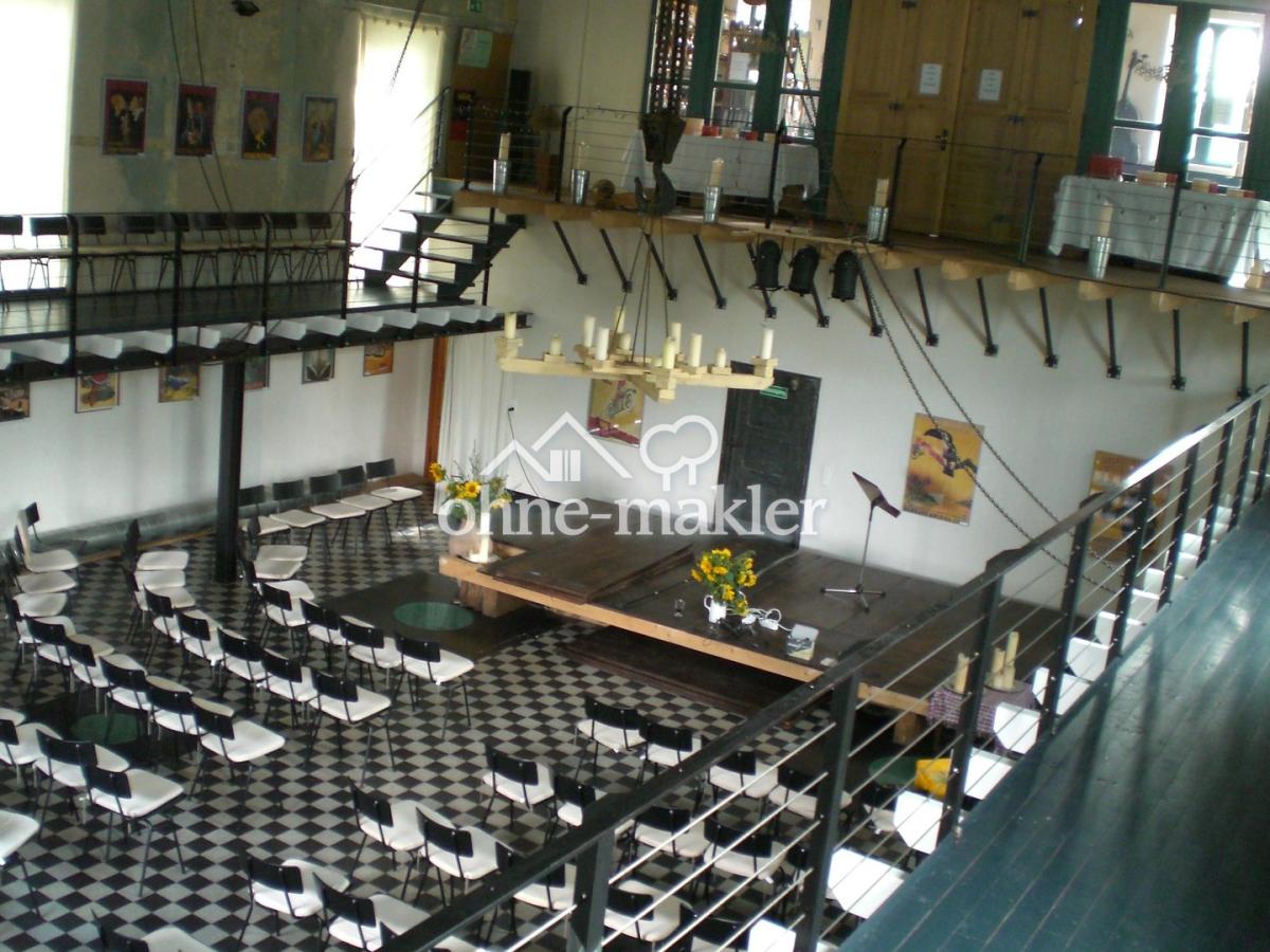 Pumpenhalle bestuhlt