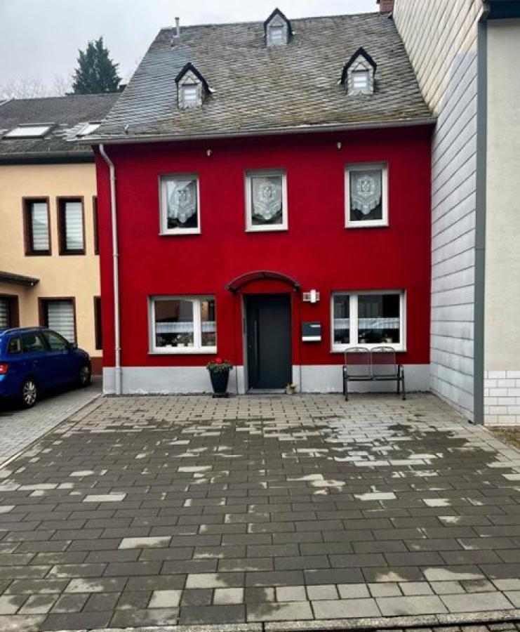 GB1-1 Ansicht Vorderseite mit Hoffläche