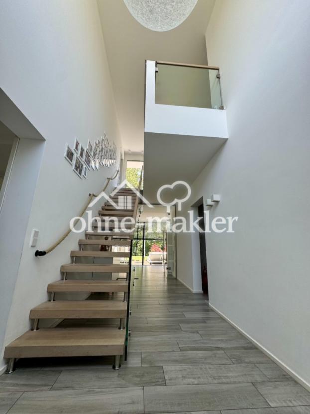 Eingangsbereich / Treppe