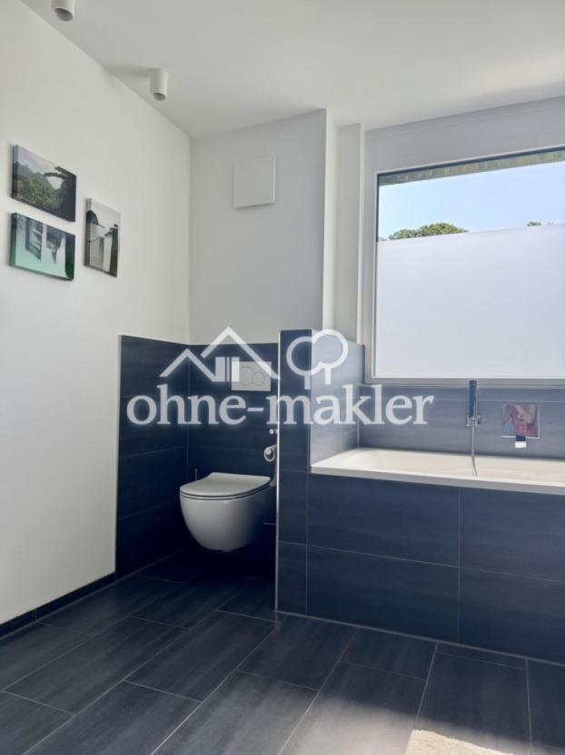 Eltern Badezimmer OG