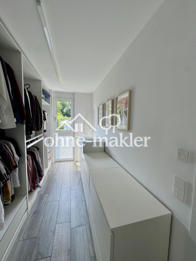 Begehbarer Kleiderschrank