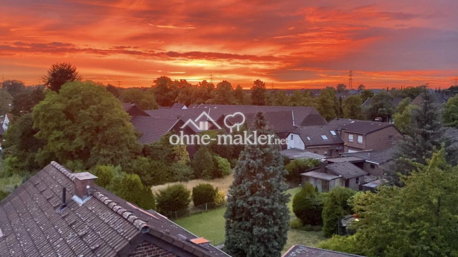 Sunset Blick vom Dachfenster