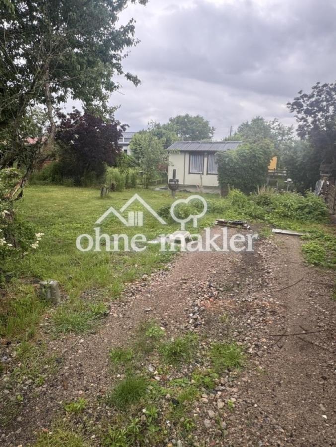 Gartenhaus + Grundstück