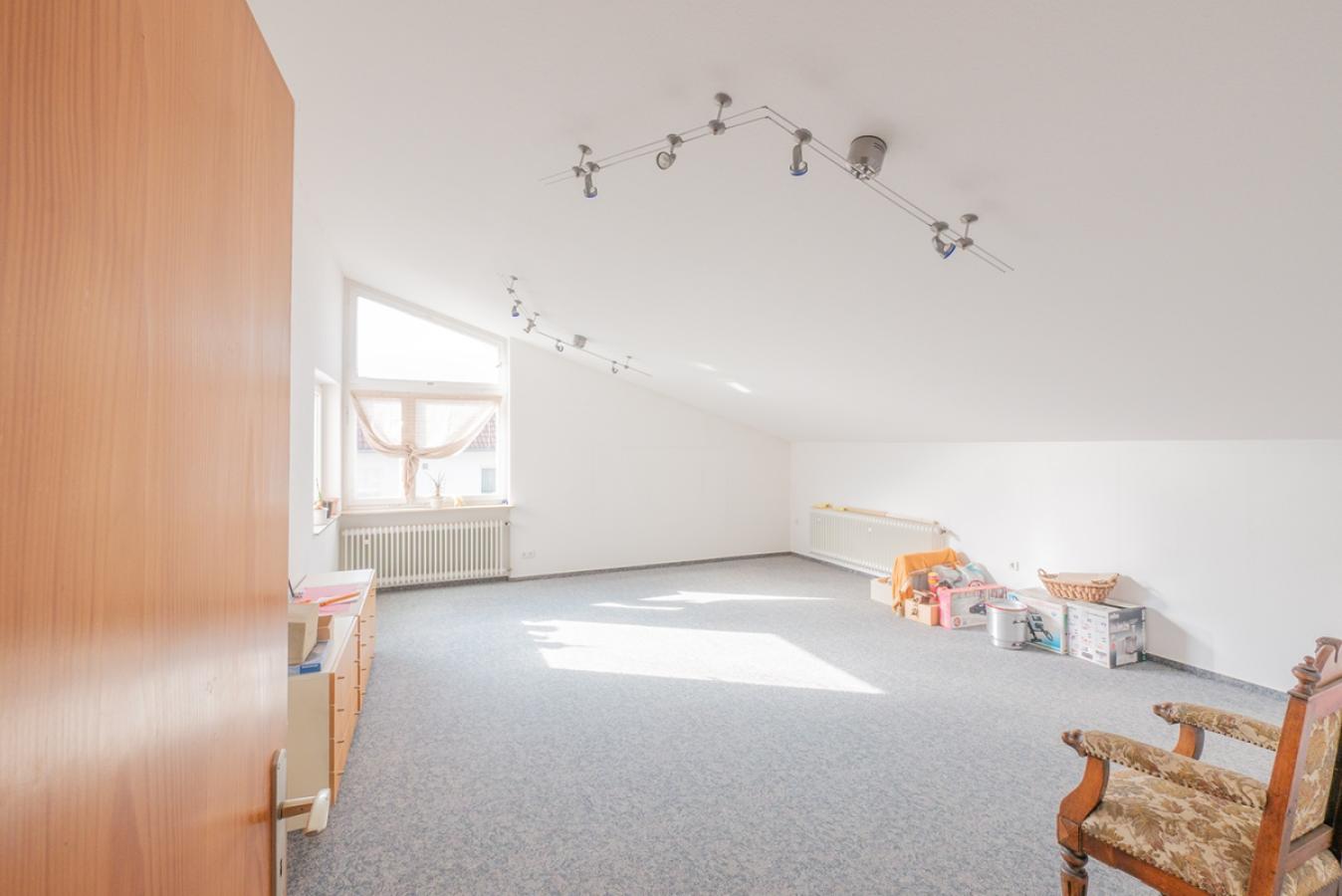 Kinder-/ Gäste-/ Hobbyzimmer