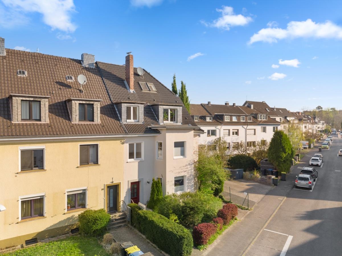 Drohnenaufnahme Strassenseite