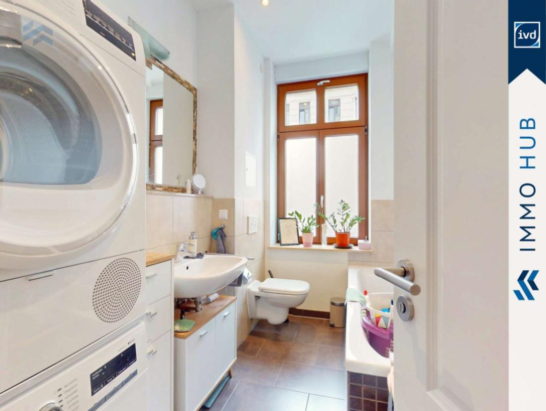 Tageslichtbad mit Wanne