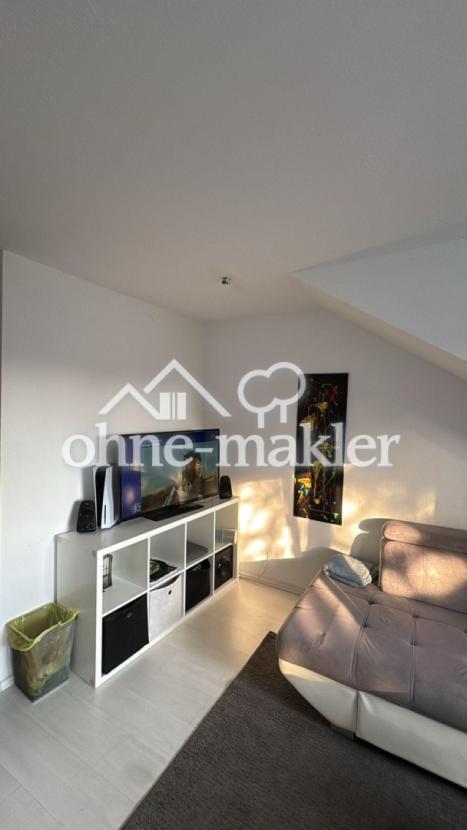 Wohnzimmer mit Tageslicht