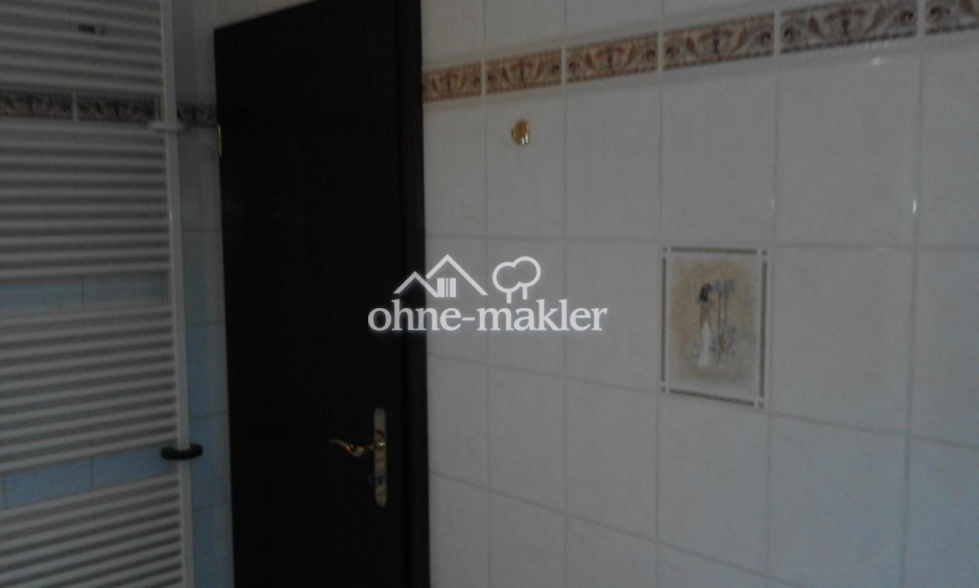 Motivfliese, Badezimmertür