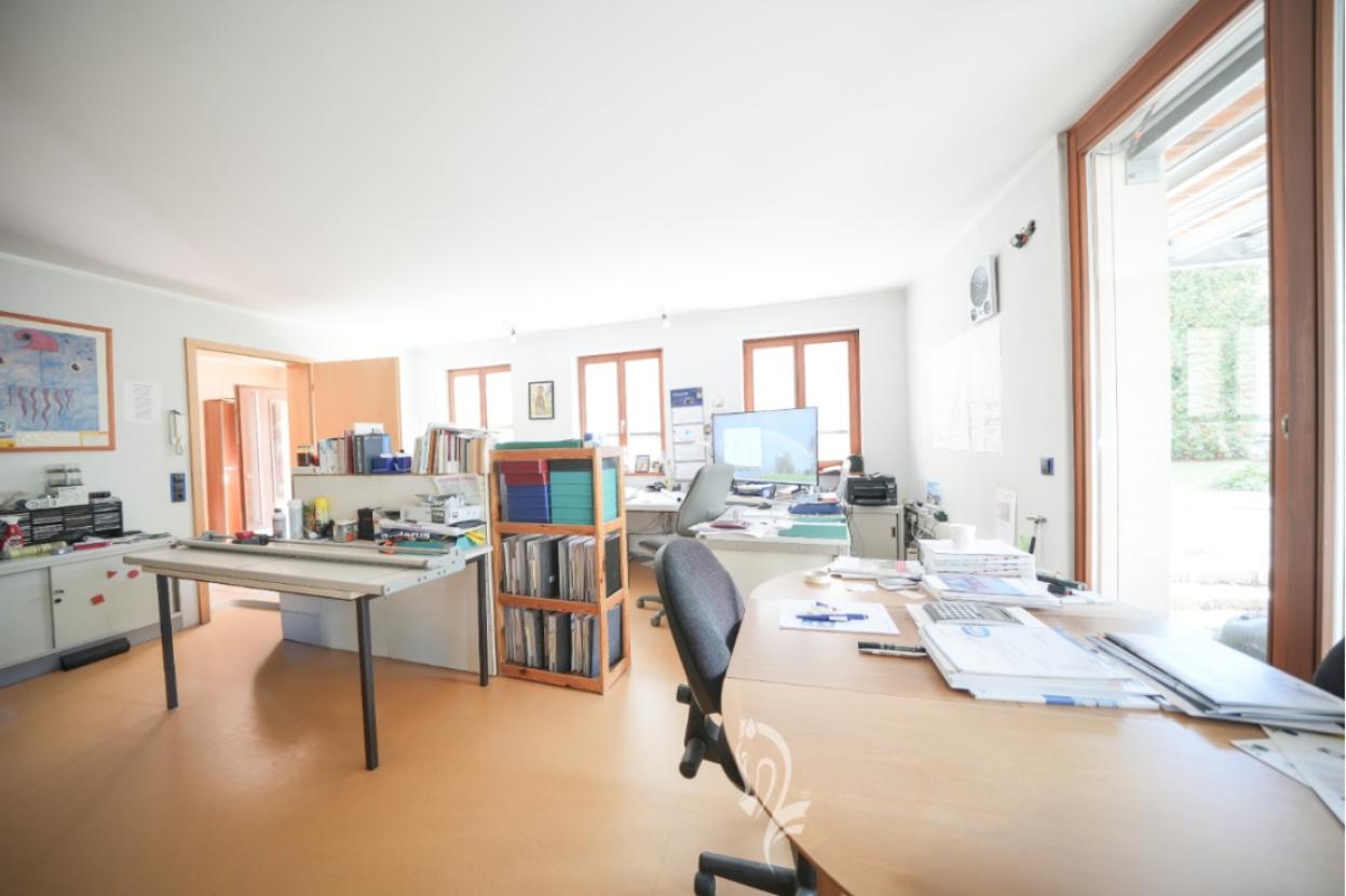 Büro/Gewerbe