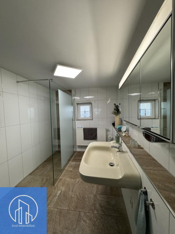 Ferienhaus WO1 links Bad und WC