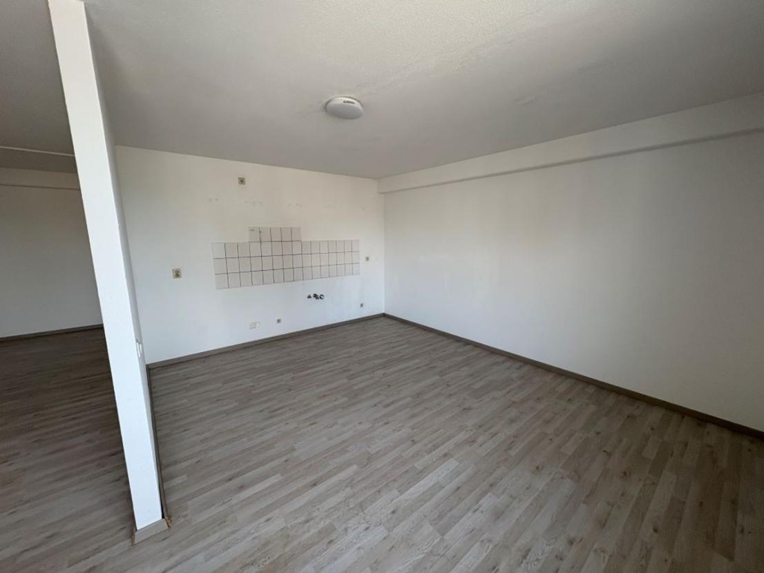 04-1.OG-Küche blick von Fensterseite