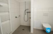 ..mit bodentiefer Dusche