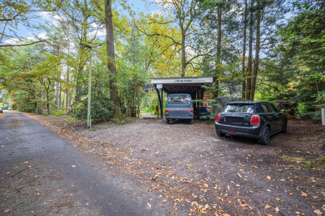 Carport und Stellplatz