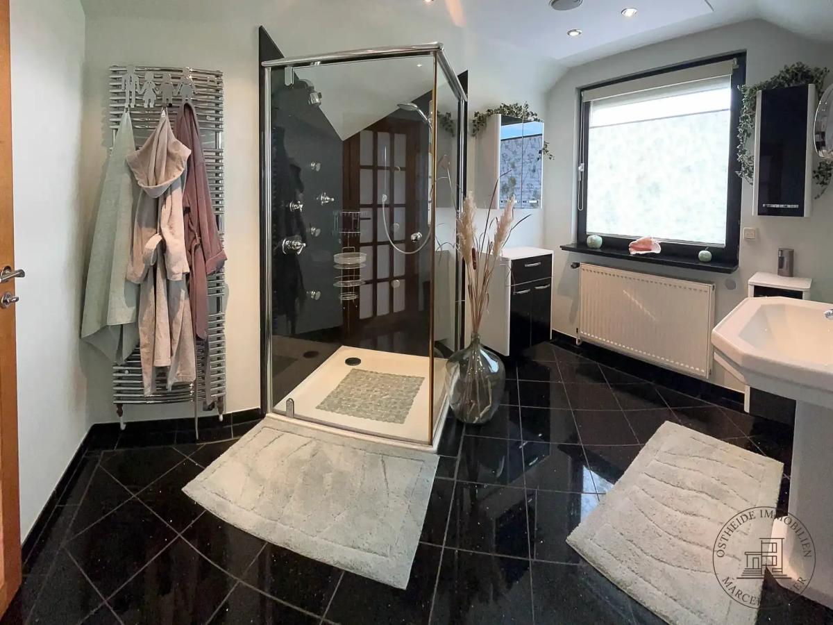 Badezimmer Obergeschoss Gesamt