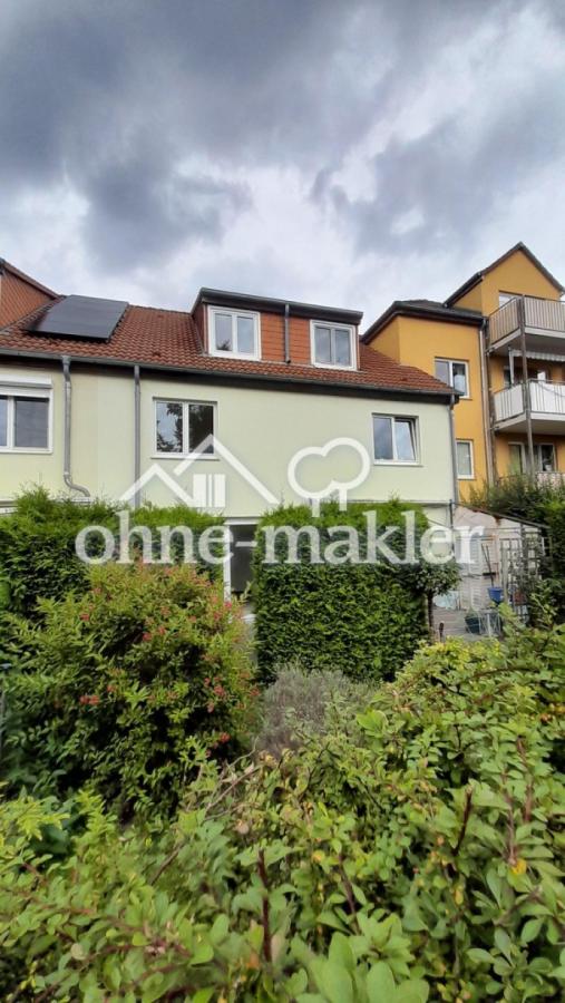 Südseite mit Garten