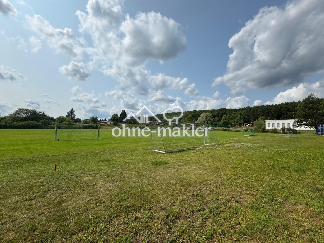 Fußball- und Sportplatz 