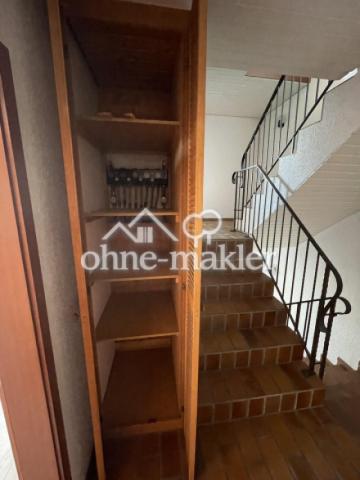 Treppenhaus mit Einbauschrank