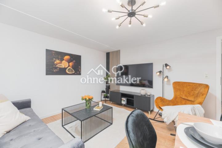 Wohnzimmer mit Esstisch