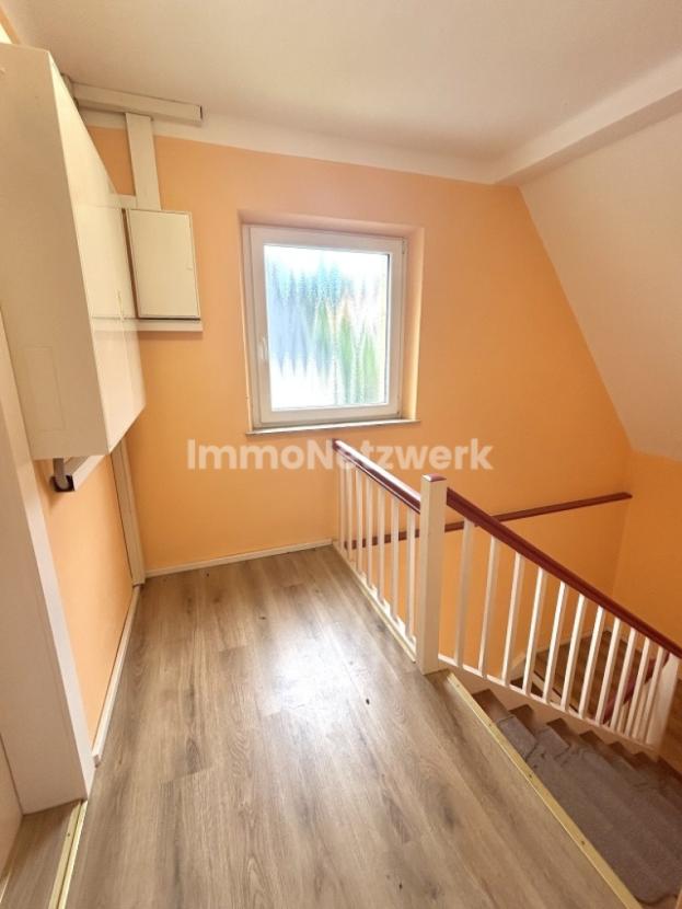 Treppenhaus mit Stromkasten