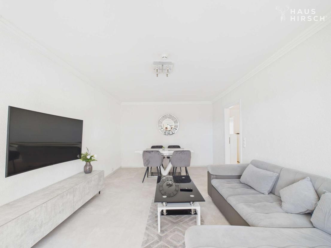 Wohnzimmer mit Essbereich