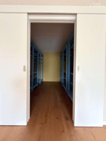 2.OG-Begehbarer Umkleideraum